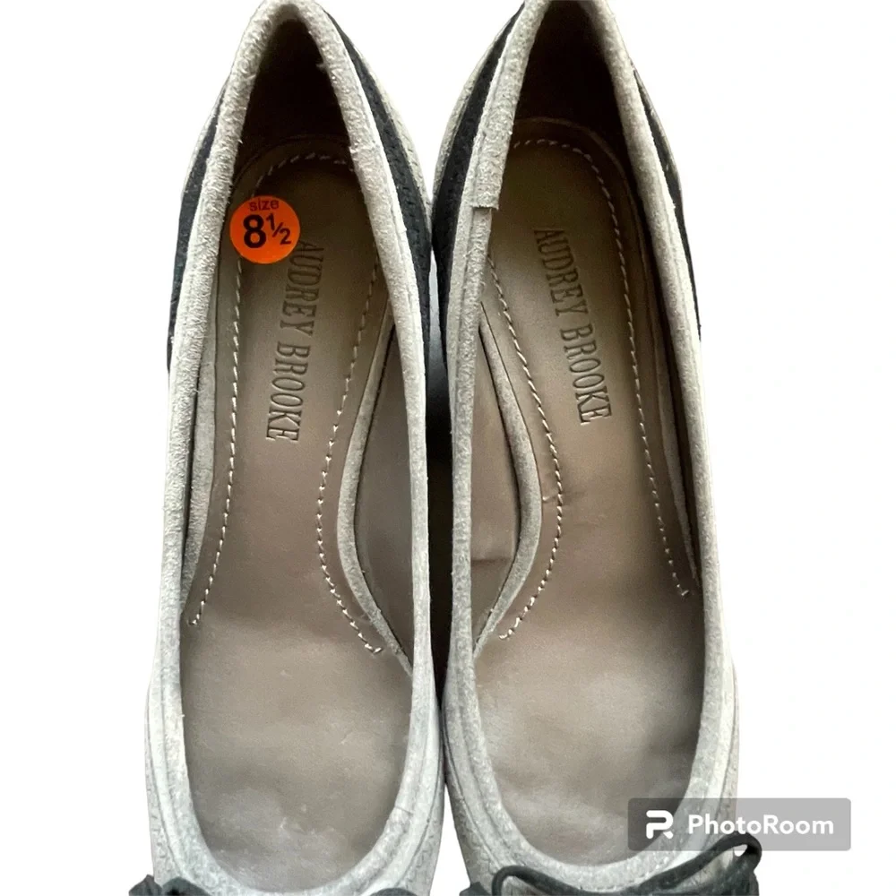 Audrey Brooke Suede Wedge Shoes - 8 - NWOT
